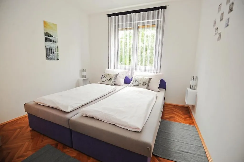Apartment Mb Rijeka