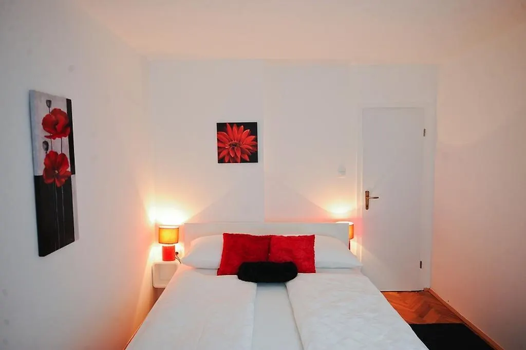 Apartment Mb Rijeka