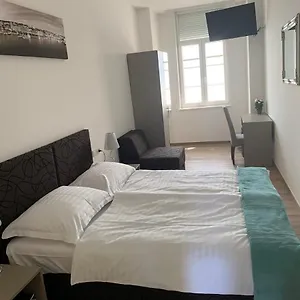 Kapselhotell Rirooms, Rijeka